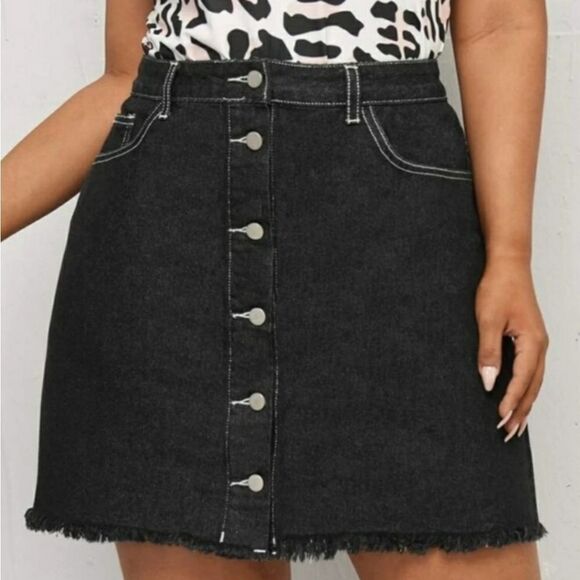 Cute Button Front Black Denim Jean Skirt Sz 2X - Picture 1 of 4